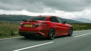 Alfa%20Romeo%20Giulia%20Quadrifoglio%202020%20-5.jpg