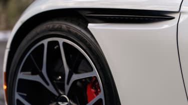 Aston Martin DB11 Volante - wheel