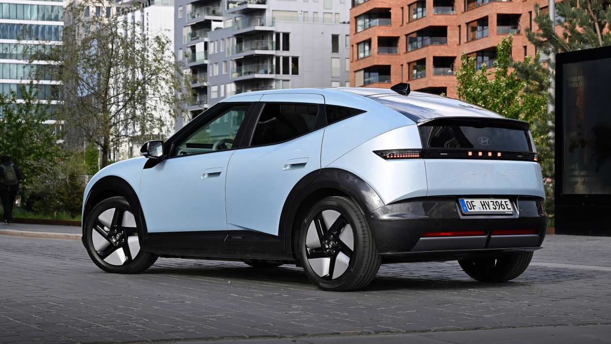 Hyundai Ioniq 3 — вид сзади
