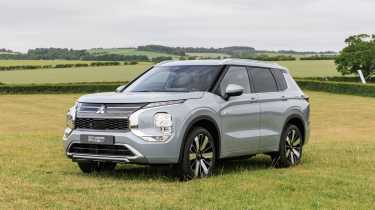 Mitsubishi Outlander PHEV - front static