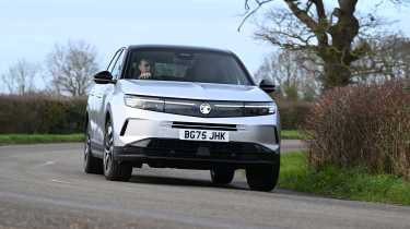 Vauxhall Grandland Hybird - front cornering 