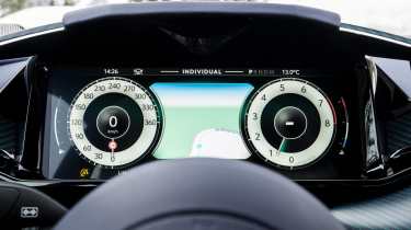 Aston Martin Vantage Roadster - dials