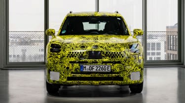 MINI Countryman camouflaged - full front