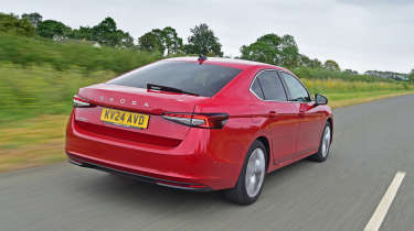 New Skoda Superb UK drive - rear tracking