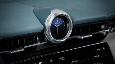 Maserati GranCabrio Folgore interior clock