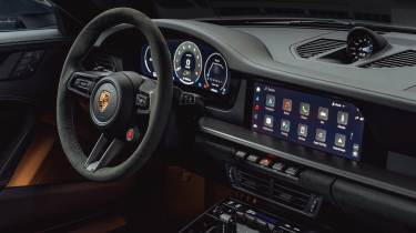 Porsche 911 GTS - dash