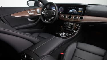 New Mercedes E-Class 2016 studio dashboard