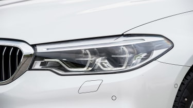 BMW 530e iPerformance - front light