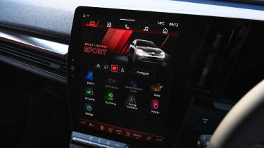 Renault Megane E-Tech - infotainment screen