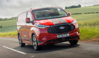 Ford Transit Custom - front tracking
