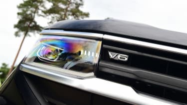 Volkswagen Amarok - headlights