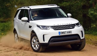 Land Rover Discovery - off-road