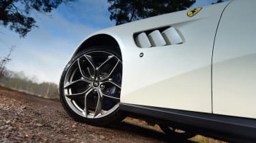 Ferrari GTC4 Lusso T - wheel