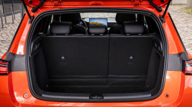 BYD Dolphin G - boot