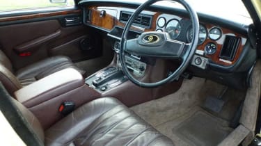 Minder Cars - Daimler interior