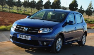 Dacia Sandero front action