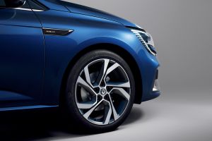 Renault Megane - blue wheel