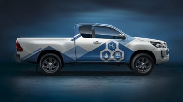 Sisi truk pick up Hidrogen Toyota Hilux