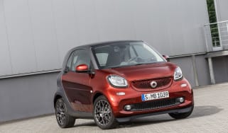 Smart ForTwo - red car static