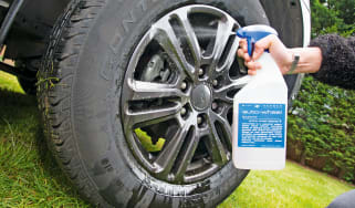 Best wheel cleaners - header image