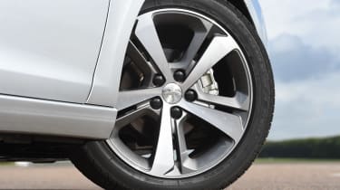 Peugeot 308 - wheel detail
