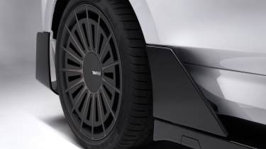 Skoda Enyaq RS Race - front wheel and side aero