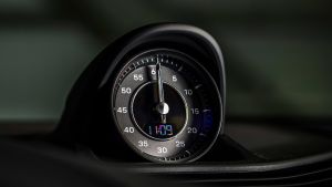 Porsche Taycan RWD - clock