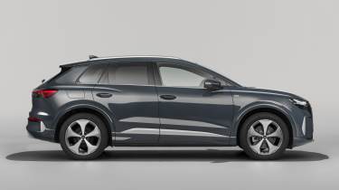 Audi Q4 e-tron facelift - side