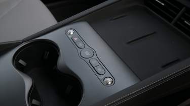 New BYD Seal 6 DM-i Touring - centre console 