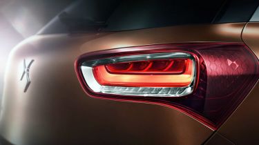 Citroen-DS-X7-teaser