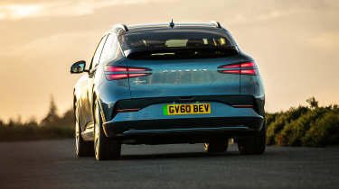Genesis GV60 Pure - rear action