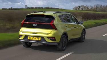 Hyundai Bayon - rear tracking, alt