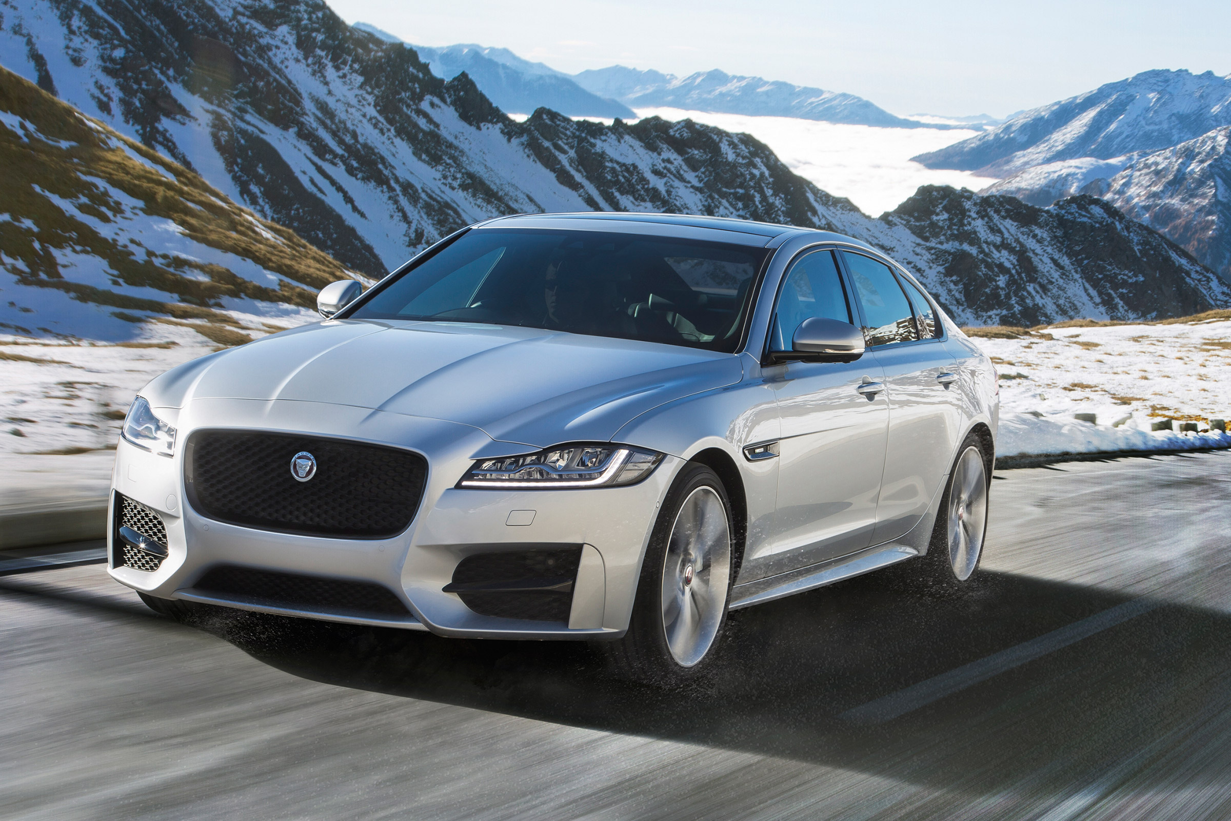 Jaguar gives XF saloon more grip with 4WD | Auto Express