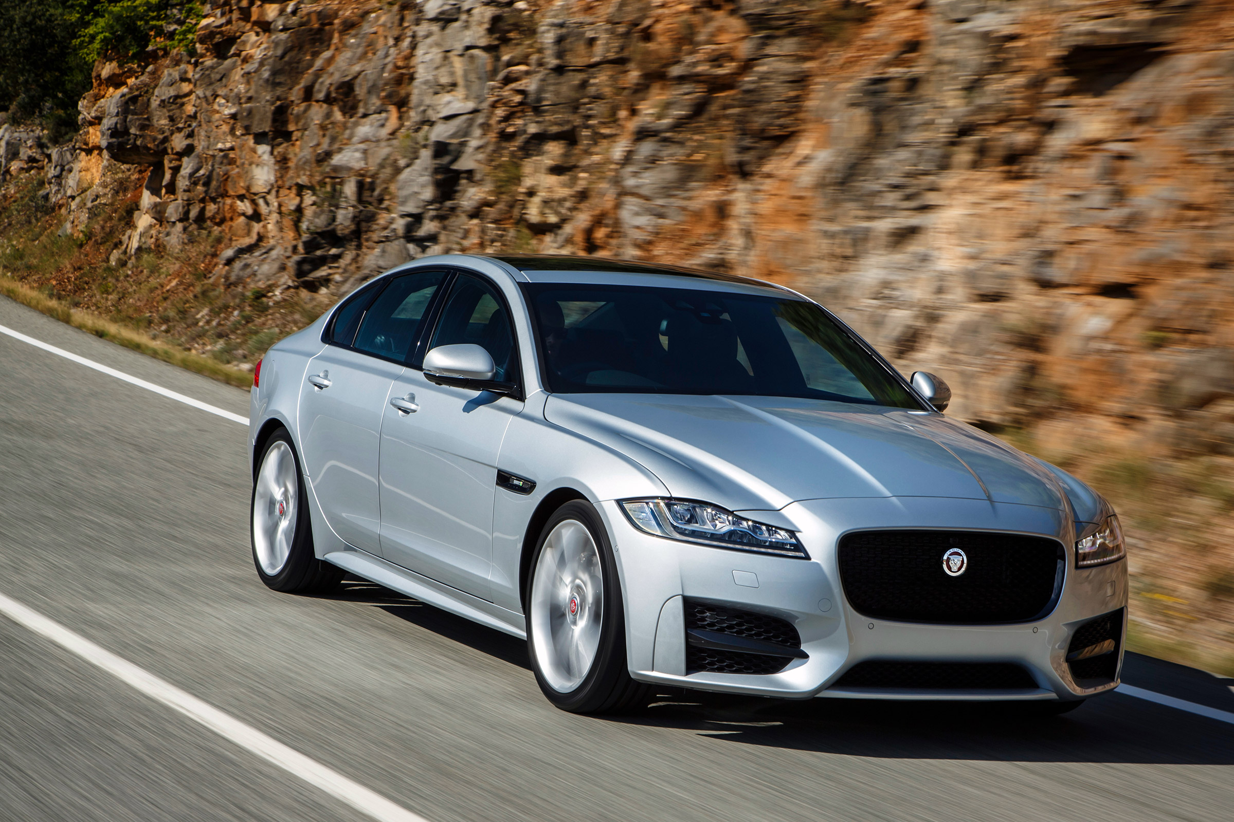 Jaguar XF review Auto Express