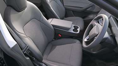 Tesla Model Y - seats