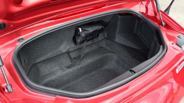 Mazda MX-5 - boot