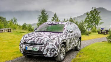 Skoda Kodiaq disguised - front quarter