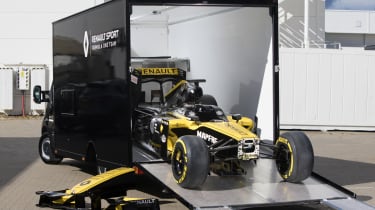 Renault Master F1 conversion - unload