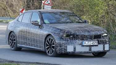 BMW 3 Series ‘Neue Klasse’ spy shot - front right 3/4