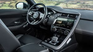 Jaguar E-Pace PHEV - dash