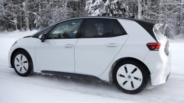 Volkswagen ID3 facelift spyshot 5