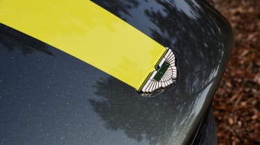 Aston Martin DB11 AMR - wings