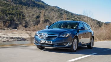 Vauxhall Insignia Sports Tourer Whisper diesel - front tracking