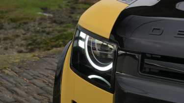 Land Rover Defender 110 Trophy Edition - headlight