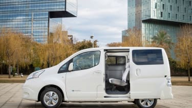 Nissan e-NV200 side