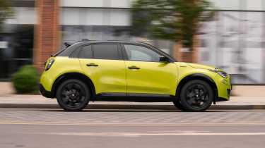 Fiat 600 Hybrid Sport - side profile