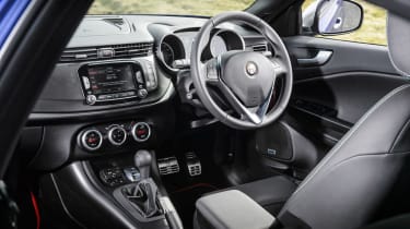 Alfa Romeo Giulietta Sportiva Nav 2014 Review Pictures