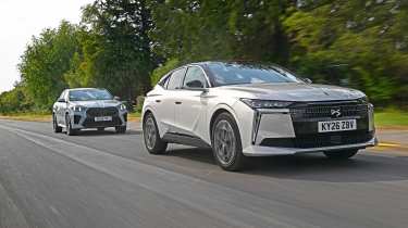 BMW X2 vs DS No4 - front 3/4