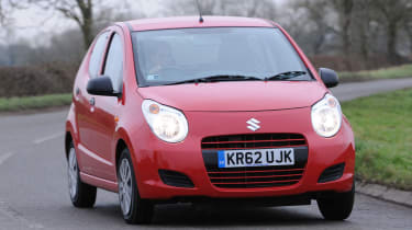 Suzuki Alto 1.0 VVT SZ front cornering