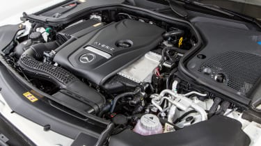 Mercedes E 350 e 2016 - engine